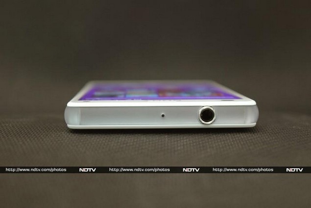 sony_xperia_z3_compact_top_ndtv.jpg