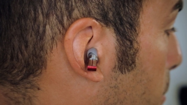 'Split' wireless music player that you can control with your teeth