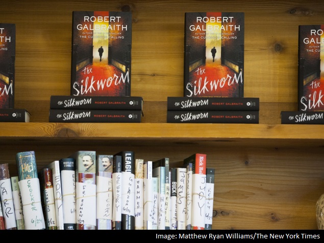 Booksellers Score Some Points in Amazon's Standoff With Hachette