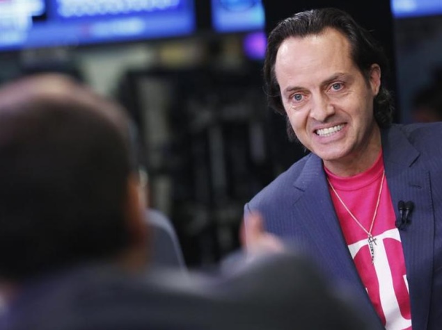 T-Mobile CEO crashes AT&T party at CES 2014, gets thrown out