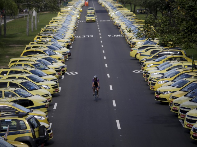 Taxi Drivers Block Streets of Rio in Protest Against Uber
