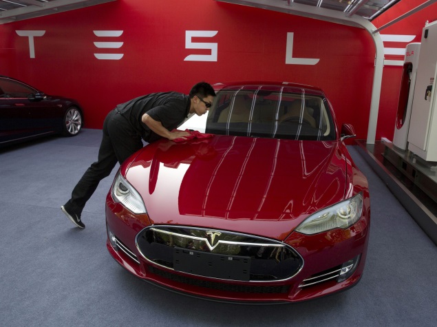 Tesla and China Unicom to Build Electric Car Charging Stations