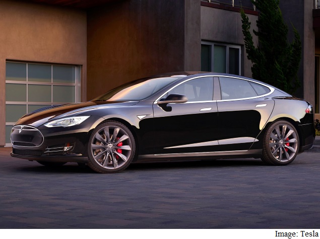Tesla Says Its Model S Car Will Drive Itself This Summer