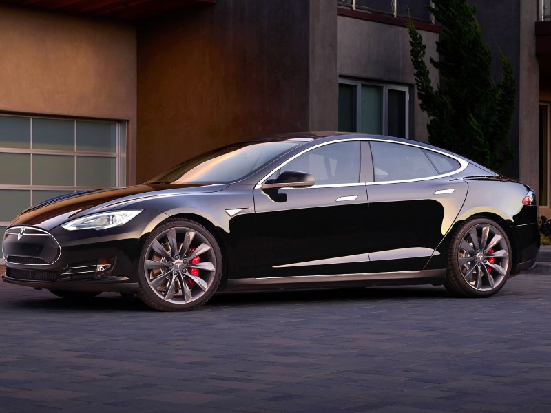 Tesla Denies Safety Problems With Model S Suspensions