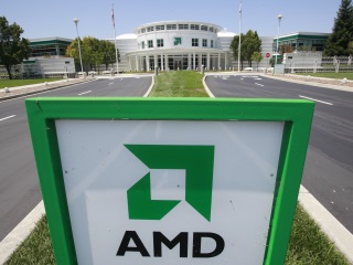 AMD Forecasts Stop to Revenue Decline on Strong Chip Demand, Licensing Deal