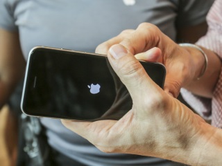 FBI Has Accessed San Bernardino Shooter's Phone Without Apple's Help