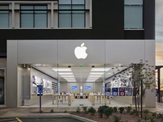 Apple Free to Take Bite Out of India After Rule Change