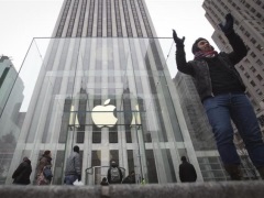 Apple Raises 'iWatch' Hopes for Tuesday by Inviting Fashionistas