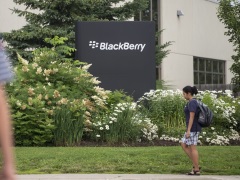 BlackBerry Sales Dive, as 2 Phones Disappoint