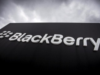 BlackBerry Delays Pakistan Shutdown as Government Access Talks Continue