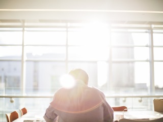 New &lsquo;Smallest&rsquo;, Wearable, Battery-Free Device Can Warn People of UV Overexposure