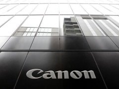 Canon Profit Tumbles 20.5 Percent on Weak Camera Demand