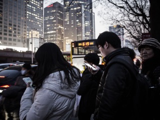 China's Crowded Smartphone Market Heads for an Epic Shakeout