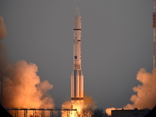 3D Printer, &#039;Gecko Grippers&#039; Head to ISS