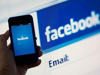 Facebook for iPhone a Resource Hog, Removal Boosts Battery Life: Report