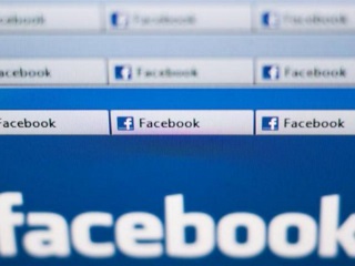 Facebook Apologises for Banning 'Undesirable' Plus-Sized Model