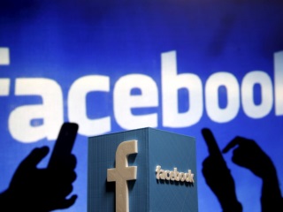Facebook Struggles to Sell Advertising in India