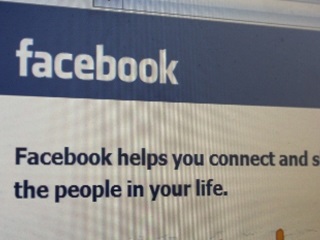 Facebook&#039;s Privacy Move: Major Pivot or Headfake?