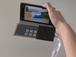 Microsoft's Prototype Smartphone Case Doubles Up as an E-Ink Display
