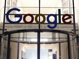 गूगल बना रही है अपना वीआर हेडसेट: रिपोर्ट
