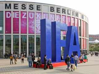 Smartwatches, Intelligent Homes Shine at IFA 2015