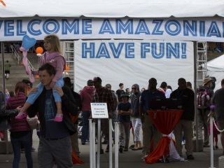 Amazon's Bruising, Thrilling Workplace