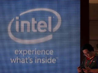 Intel Says Meltdown, Spectre Patches Can Cause Reboot Problems in Old Chips