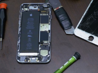 FBI Paid Under $1 Million to Unlock San Bernardino iPhone: Reports