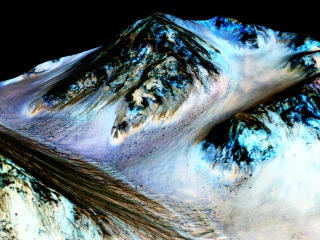 Mars Water Find Boosts Quest for Extra-Terrestrial Life