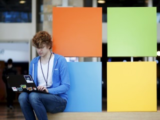 Microsoft Kills 'Messaging Everywhere' Feature Ahead of Windows 10 Anniversary Update