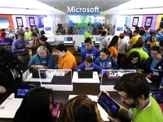 Microsoft Sees Growth in Surface as Windows Phone Continues to Fall