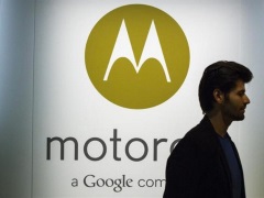 Motorola chief Dennis Woodside to join Dropbox as COO