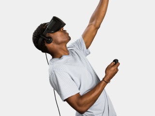 Oculus Boosts Rift VR Gear Availability