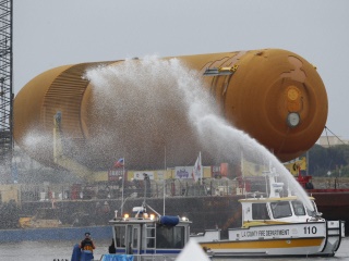 'ET Comes Home' for Nasa Fuel Tank's Ride to LA Site