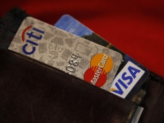 क्रेडिट कार्ड से जमकर खरीदारी कर रहे लोग, Rs 1.64 लाख करोड़ पहुंचा खर्च