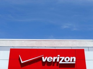 Verizon to Buy Yahoo's Core Business for $4.83 Billion