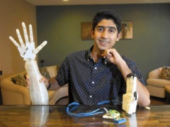 Teen Creates Low-Cost Robotic Arm