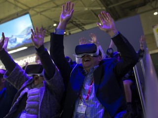 Virtual Reality Is Next as Smartphone Sales Slow