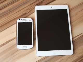 Phone Form Factors Are Static, but Accessories Are Bridging the Gap