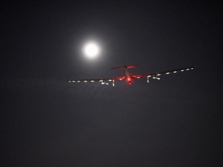 Solar Impulse 2 Lands in New York in Historic Bid to Circle the Globe