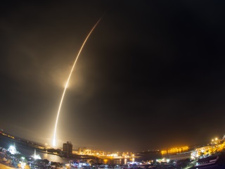 SpaceX Landing Is a 'Feat', but Not a Game-Changer: Expert