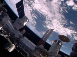 SpaceX Cargo Arrives at Crowded Space Station