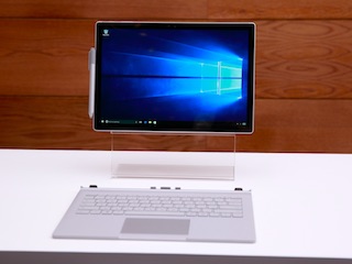 Microsoft Assures Users It&#039;s Working on Surface Pro 4, Surface Book Battery Bug