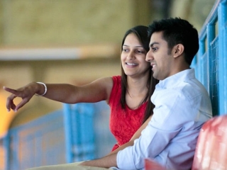 Young Indians Embrace Dating Apps Despite Social Taboos