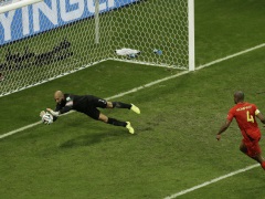 World Cup Online: Howard's Saves, Streaming Frenzy