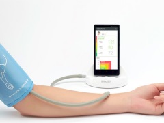 Xiaomi Unveils Smartphone Dock That Monitors Blood Pressure, Heart Rate
