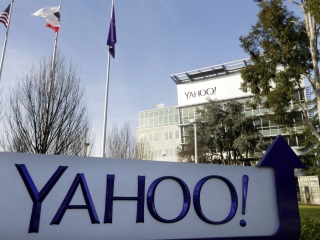 Daily Mail Parent in Talks With Private Equity for Yahoo Bid