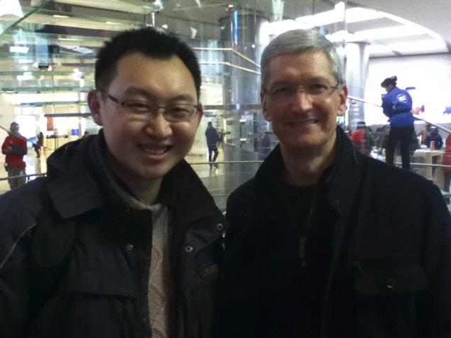 Tim Cook's meeting with China Mobile chairman fuels iPhone deal talk