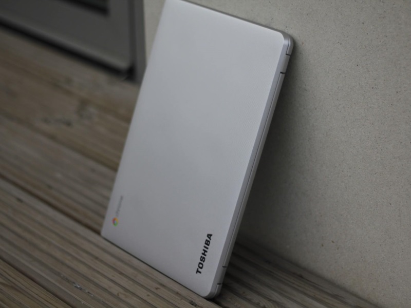 Toshiba to Book Record Loss, Cut 5 Percent of Workforce This Year