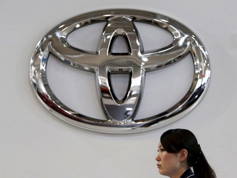 Toyota to Adopt Ford's SmartDeviceLink to Counter Apple, Google in Dashboard War